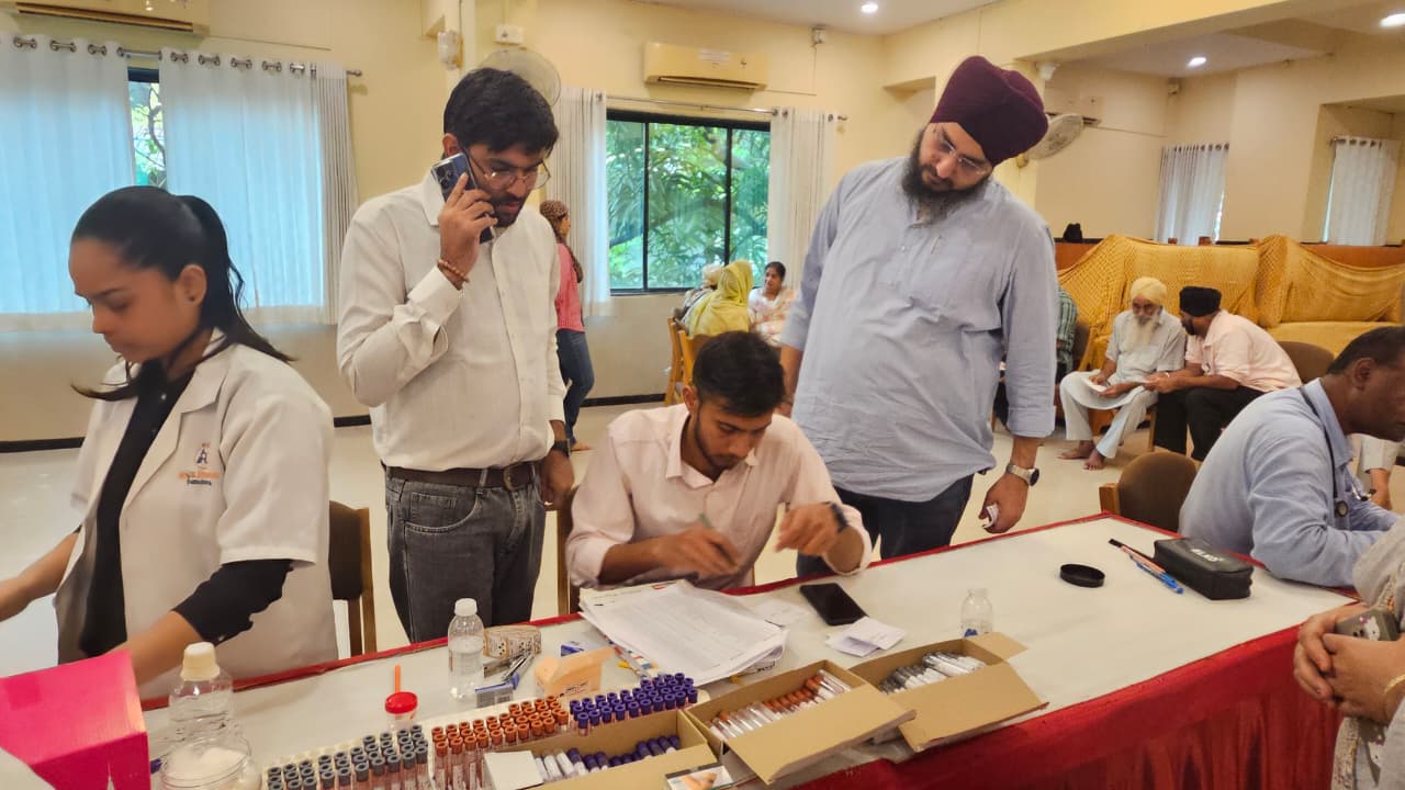 VPCF President present with the medical team at the Health Checkup Camp in Vapi